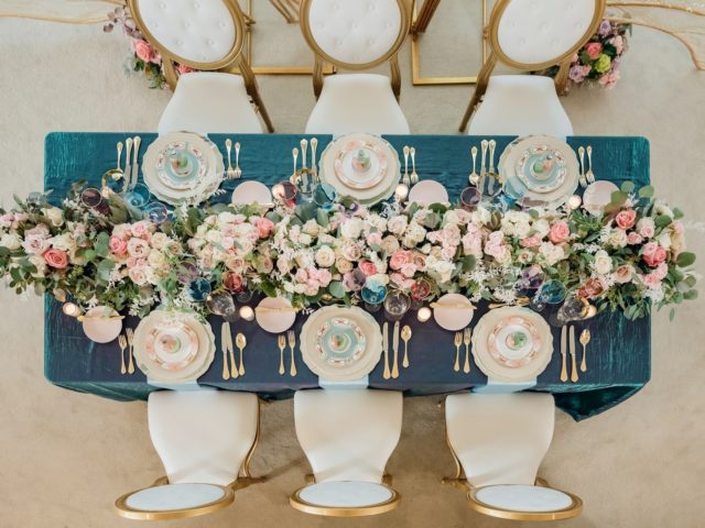 Happy Monday 💛💙⁠
⁠
Bright colours are what we are hoping to see more of for the upcoming wedding season. What do you think about a bold table setting? 🍽️⁠
⁠
Photography @one35photography⁠
Venue Vantage Venues @vantageweddings⁠
Design Danielle Andrews of WPIC Inc. @daniellewpic⁠
Day of Coordinators @bestlifeevents_to @everafterweddings_events @jenmikayevents @secaandcoevents ⁠
Styling Assistant @rose.mallow.events ⁠
Florals @envision.floralstudio⁠